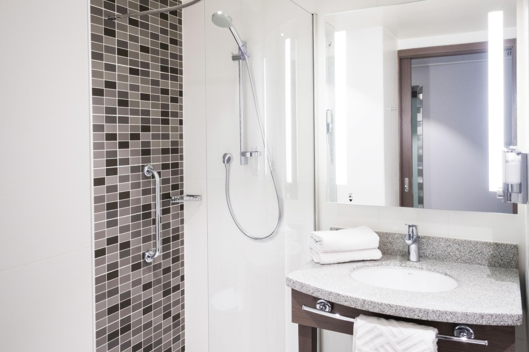 Hampton By Hilton Aberdeen Airport Dyce Exteriör bild