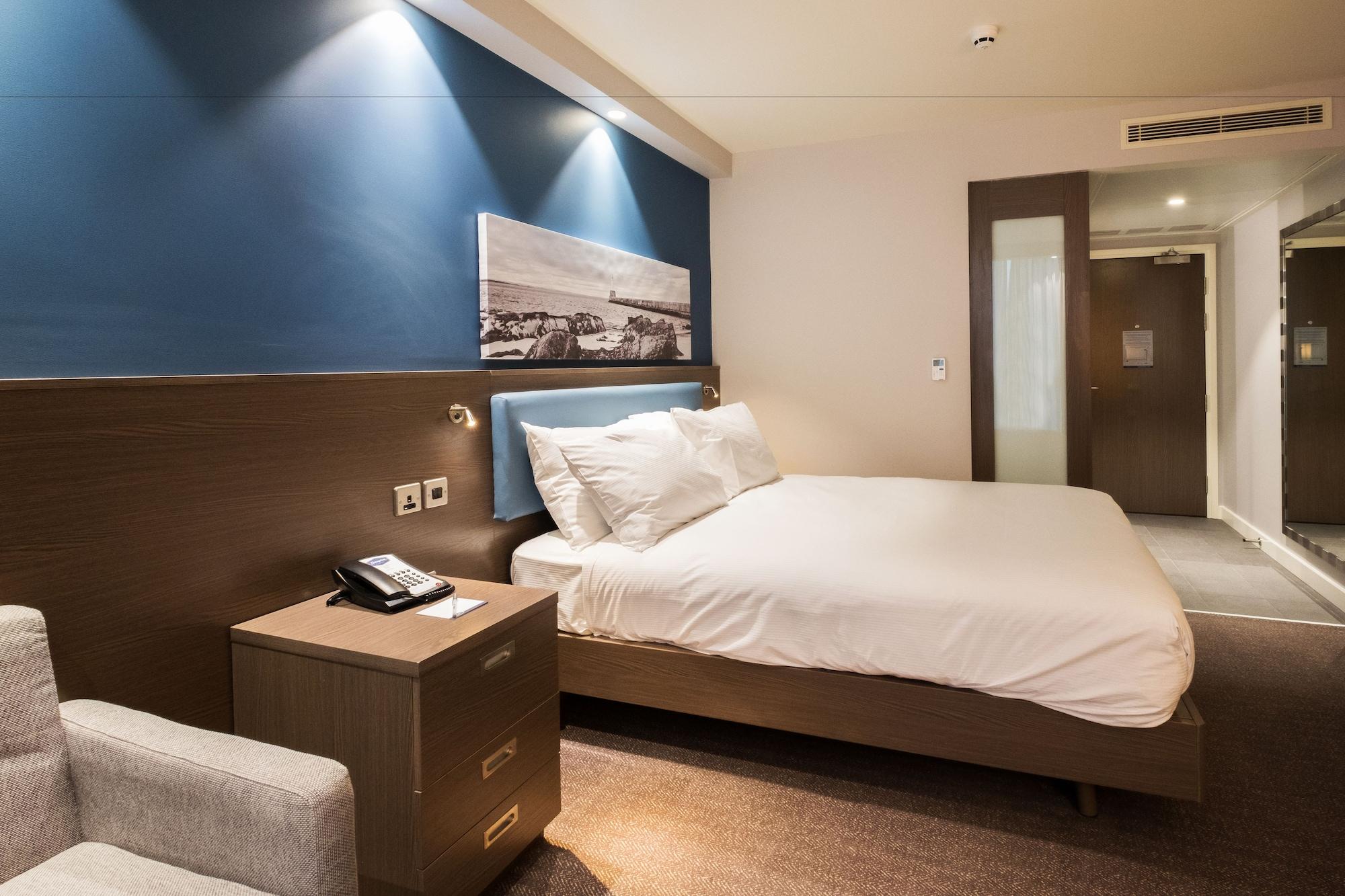 Hampton By Hilton Aberdeen Airport Dyce Exteriör bild