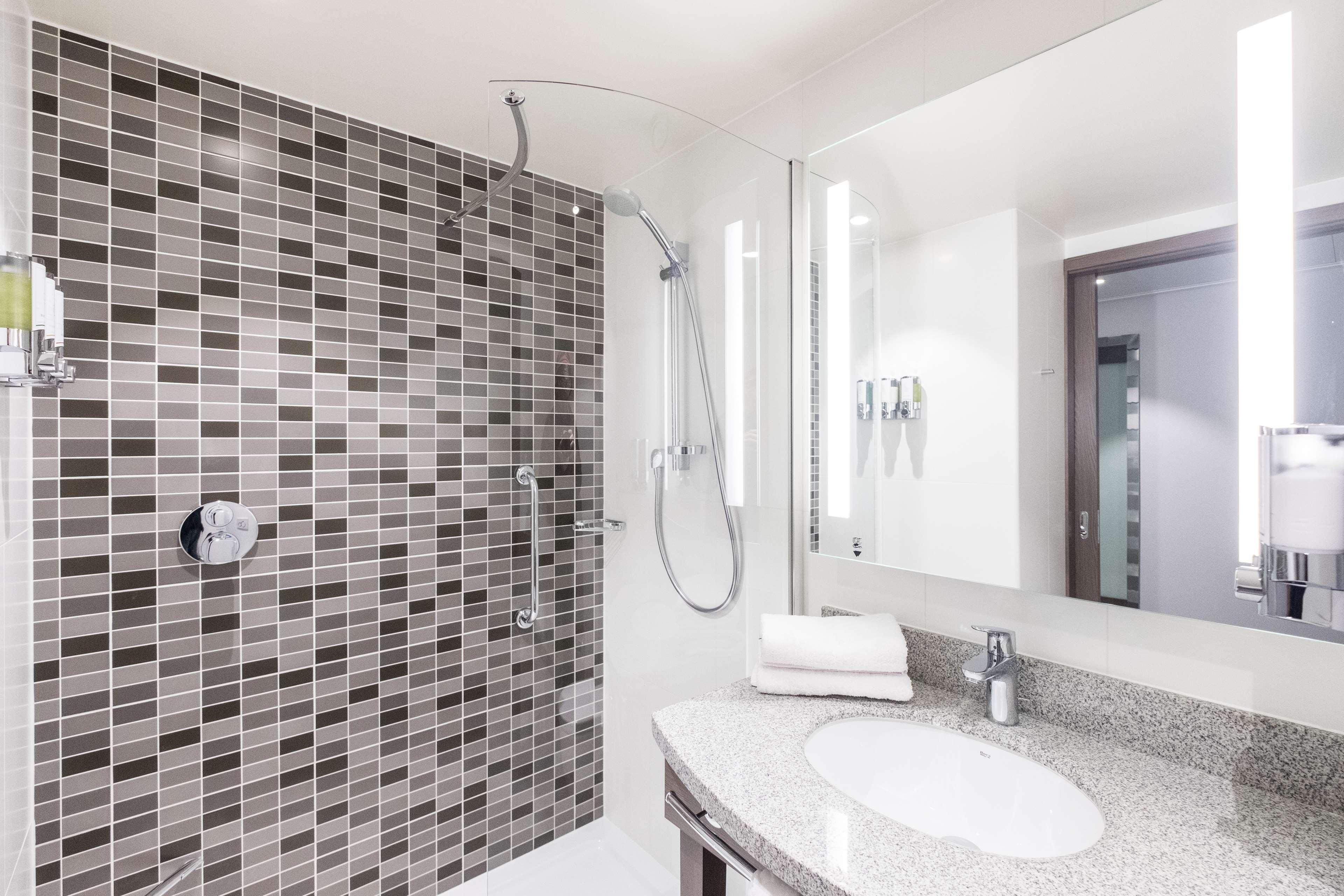 Hampton By Hilton Aberdeen Airport Dyce Exteriör bild