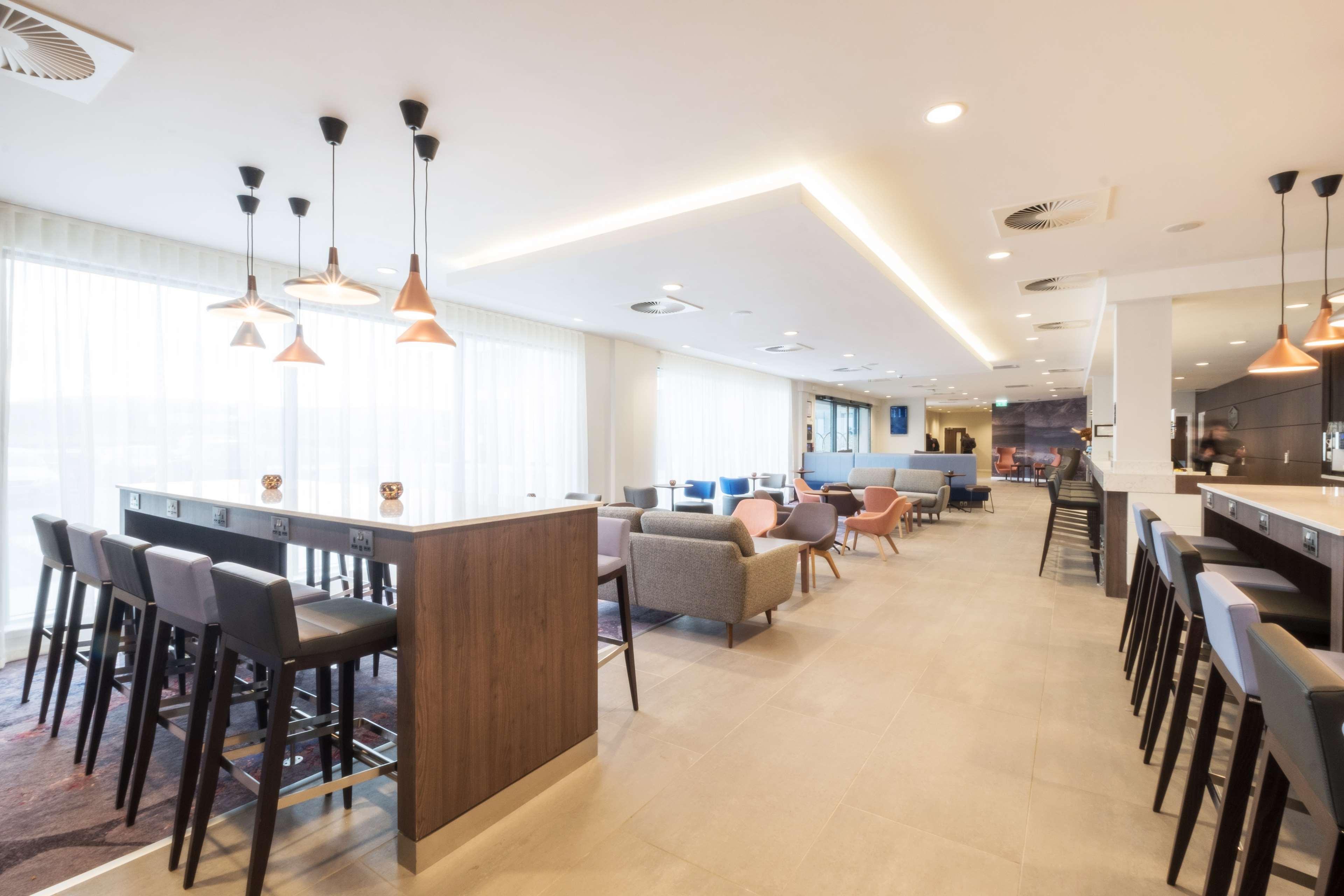 Hampton By Hilton Aberdeen Airport Dyce Exteriör bild