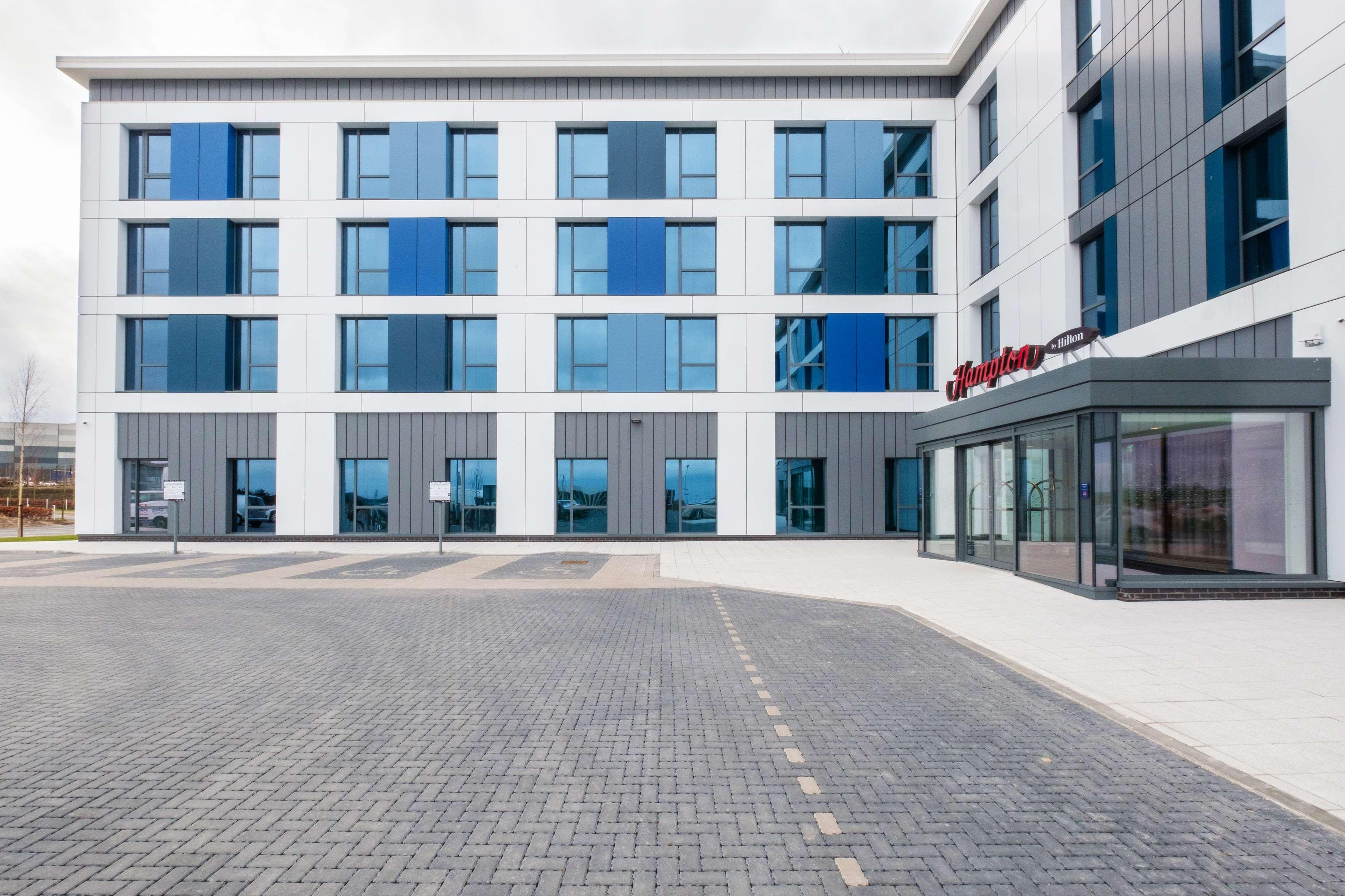 Hampton By Hilton Aberdeen Airport Dyce Exteriör bild